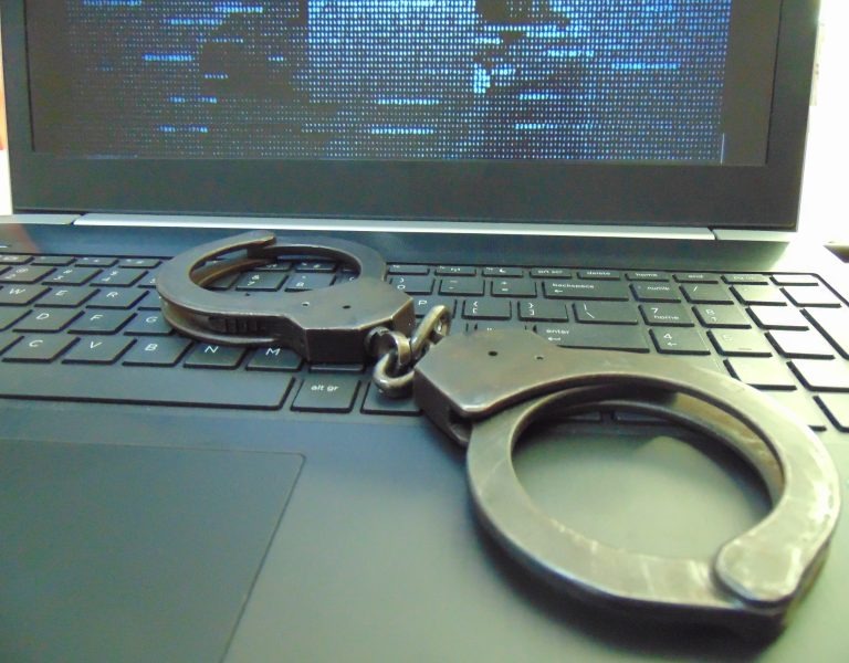 Sprzedając w Internecie nie loguj się na konto bankowe przez link podesłany przez kupującego