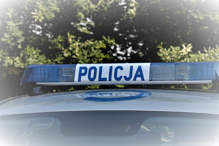 Nietrzeźwy utknął w błocie. Na pomoc ruszyli Policjanci