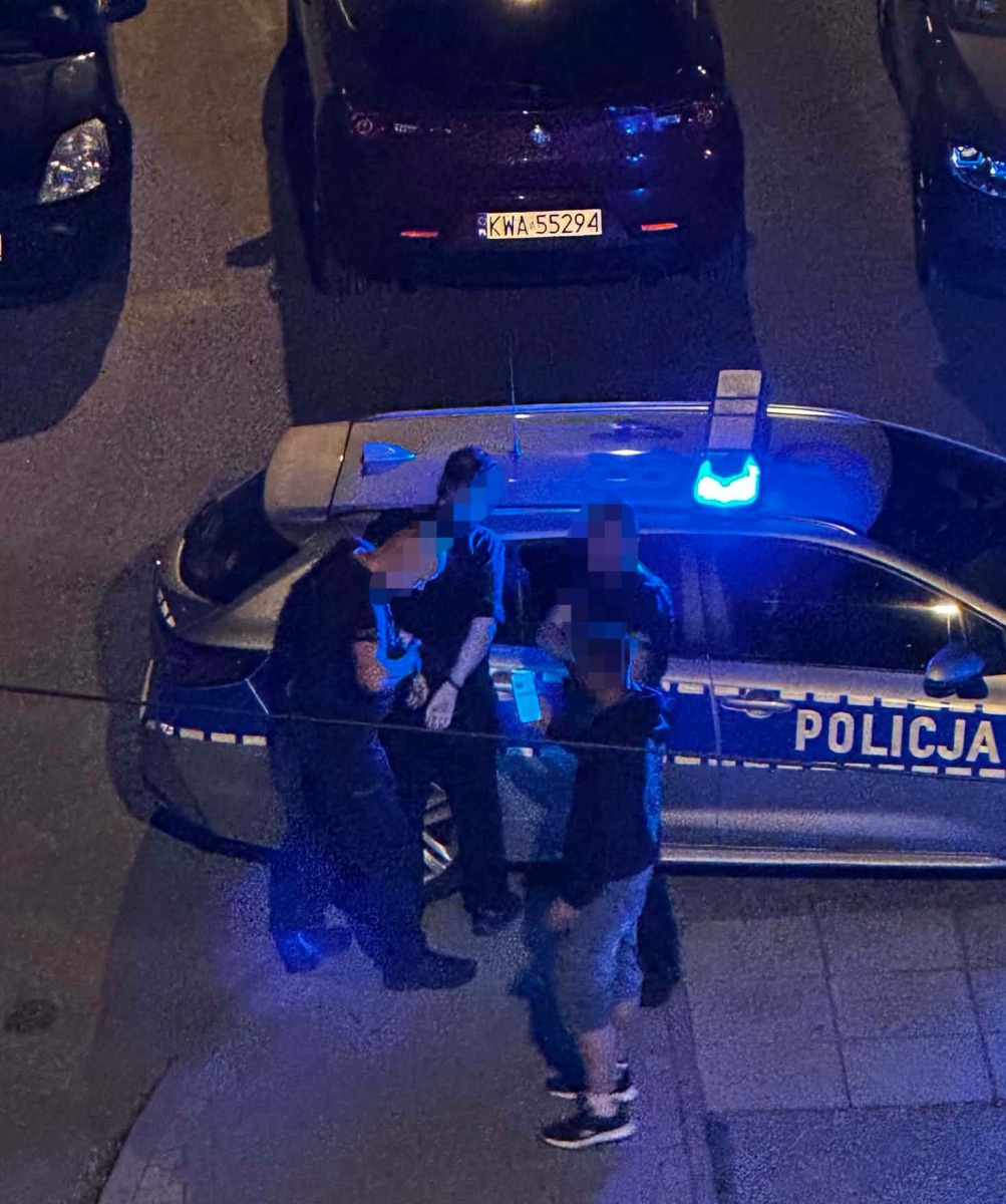 Nietrzeźwy wszczął awanturę w sklepie. Miał przy sobie wiatrówkę. Wzorowa reakcja świadków!