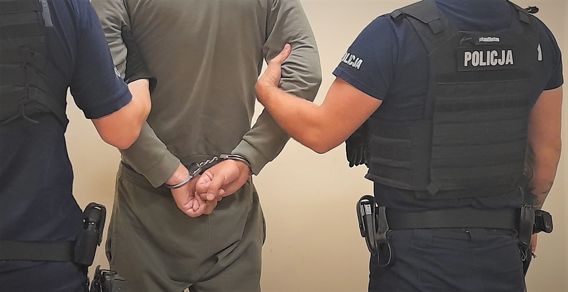 Zasnął na ławce miał przy sobie torbę narkotyków