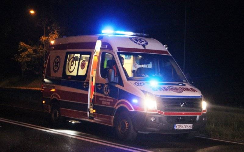 Na początku ZRM następnie radiowóz transportował kobietę na porodówke.