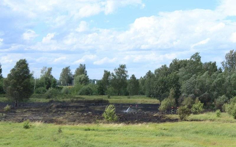 Groźny pożar w Chełmku. W akcje zaangażowano samolot gaśniczy. ZDJĘCIA, FILM !