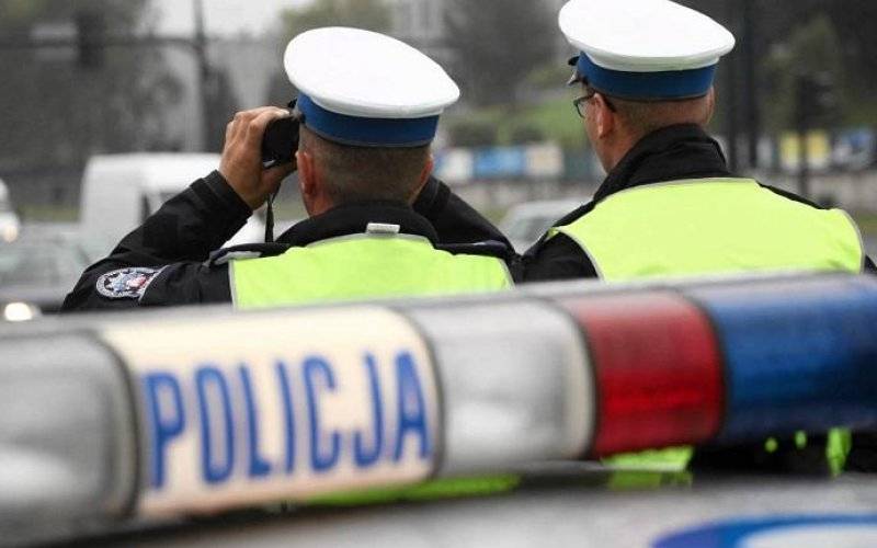 Nieodpowiedzialna matka ! Pozwoliła jechać swoim dzieciom z pijanym znajomym mającym 2,5 promile !