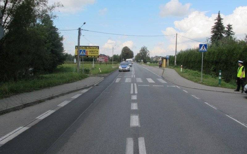 AKTUALIZACJA: Poszukiwany ciemny Mercedes model E300 kombi tzw. „okularnik”, który potrącił pieszego w Grojcu !