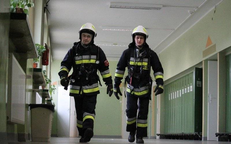 Skuteczna próbna ewakuacja szkół w gminie Brzeszcze. ZDJĘCIA !
