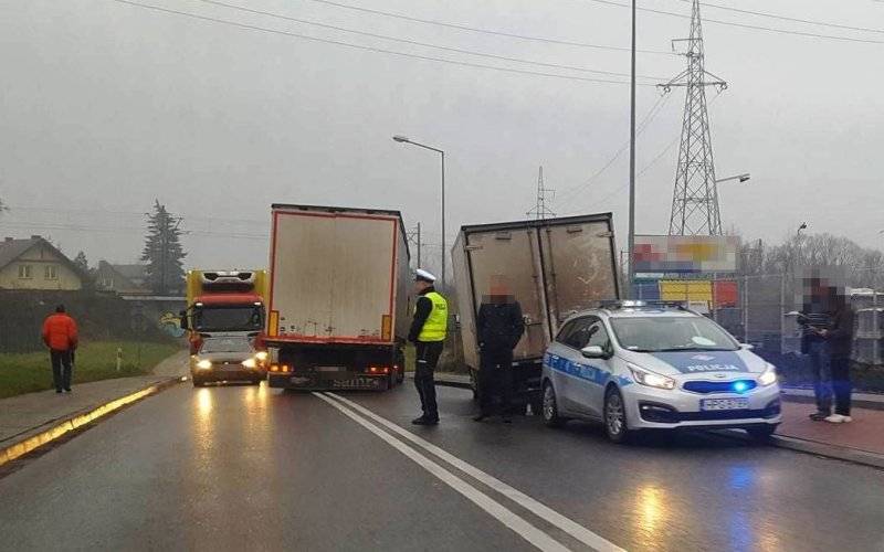 Niebezpiecznie na drogach powiatu. ZDJĘCIA !