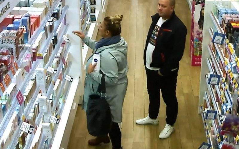Policjanci poszukują pary złodziei sklepowych. Kto ich rozpoznaje?