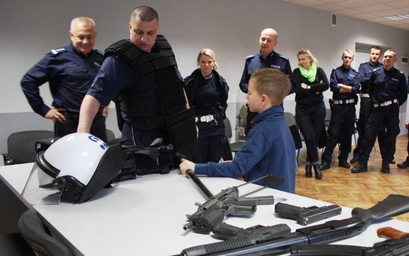 Policjanci z KPP Oświęcim spełnili marzenie dzielnego Tymonka ! ZDJĘCIA !