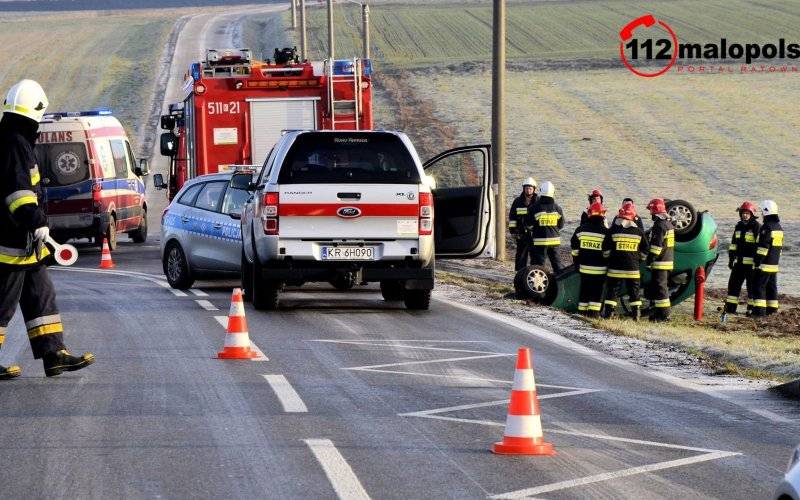 Niebezpieczne dachowanie w Osieku. ZDJĘCIA!