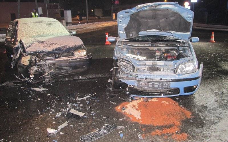 Dwa samochody zderzyły się na skrzyżowaniu w Zasolu. FOTO!