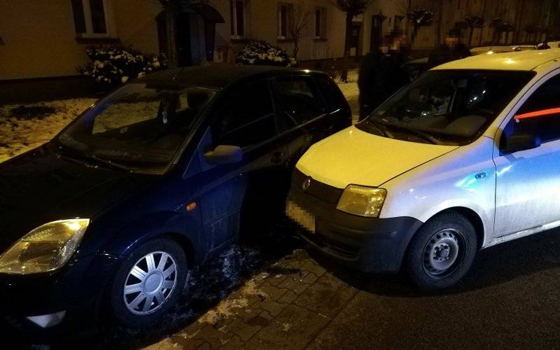 Pijany kierowca bez prawa jazdy, uszkodził trzy samochody. FOTO!
