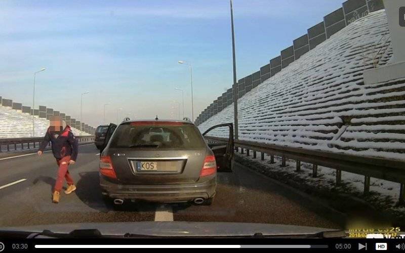 Kierowca mercedesa na oświęcimskich numerach rejestracyjnych stworzył zagrożenie na S-1 w Bielsku. FILM!