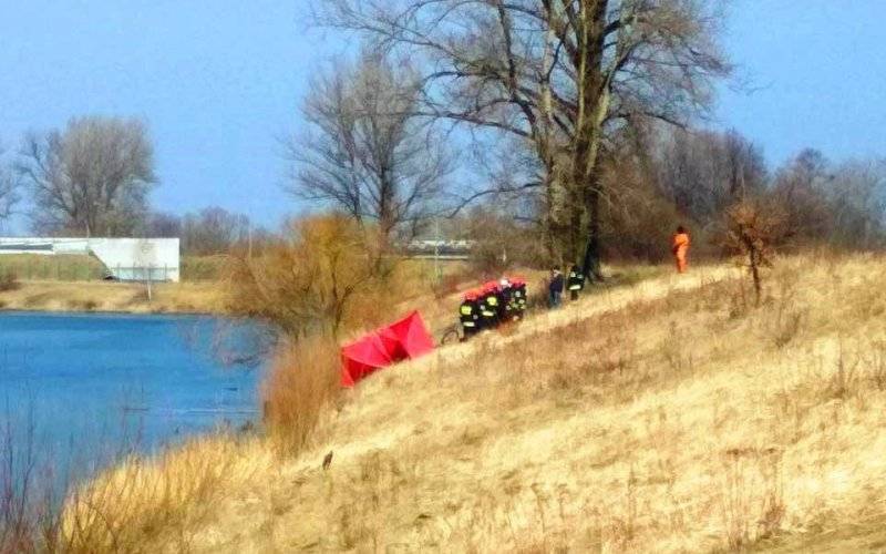 Akcja strażaków na Krukach. Odnaleziono ciało 80-letniego mężczyzny. ZDJĘCIA!