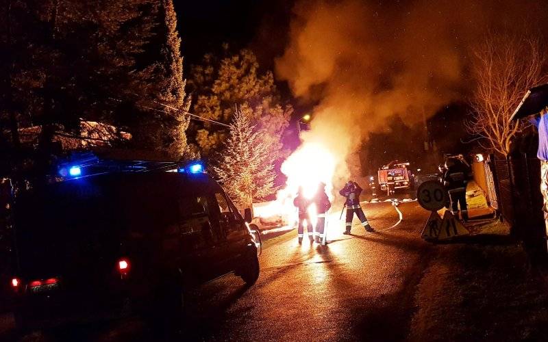 Pożar samochodu w Bulowicach. ZDJĘCIA, FILM!