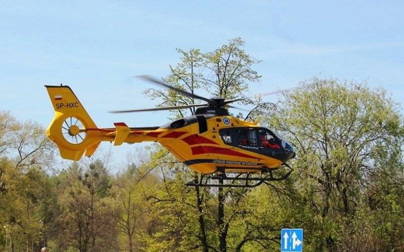 Zdarzenie w Podolszu. 12-latka przetransportowana śmigłowcem LPR do szpitala w Krakowie. ZDJĘCIA!