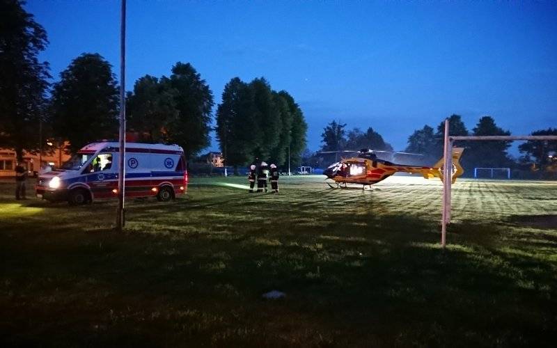 UWAGA ! W Brzeszczach wylądował śmigłowiec LPR. ZDJĘCIA!