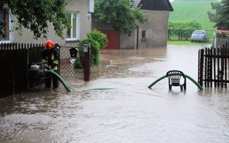 Działania związane z usuwaniem skutków intensywnych opadów deszczu. ZDJĘCIA, FILM!