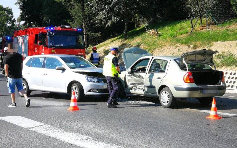 Wypadek na DK44. Poważne utrudnienia w Przeciszowie. ZDJĘCIA!