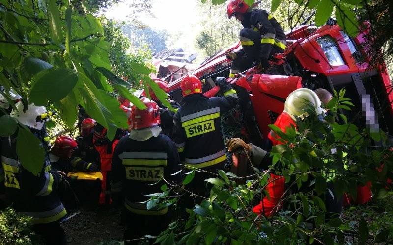 Poważny wypadek na DK28. Kierowca był nieprzytomny. ZDJĘCIA!