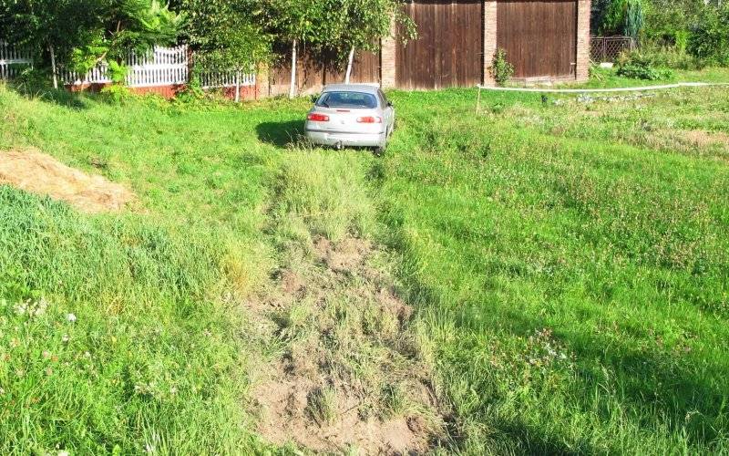 Kierowca z atakiem epilepsji, uderzył w dwa pojazdy.