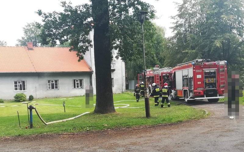 UWAGA ! Pożar budynku w Osieku. Jedna osoba poszkodowana. ZDJĘCIA!