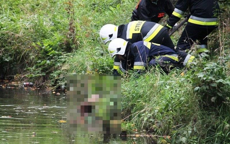 Zwłoki mężczyzny odnalezione w rzece w Osieku. ZDJĘCIA!
