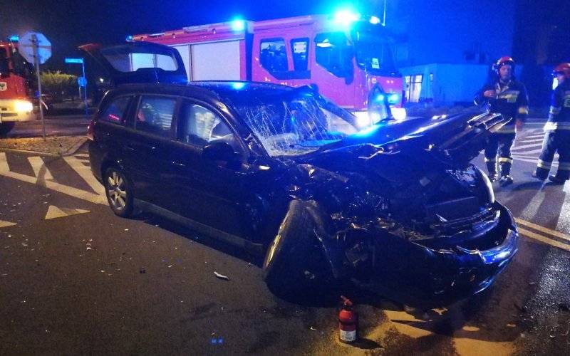 UWAGA ! Poważny wypadek z udziałem busa. Kilka osób poszkodowanych.ZDJECIA!