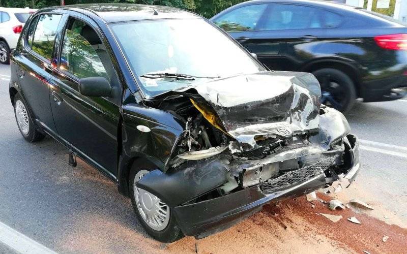 Zderzenie trzech samochodów w Grojcu, jedno ze zgłoszeń wpłynęło na SK KP PSP z systemu eCall. ZDJĘCIA!