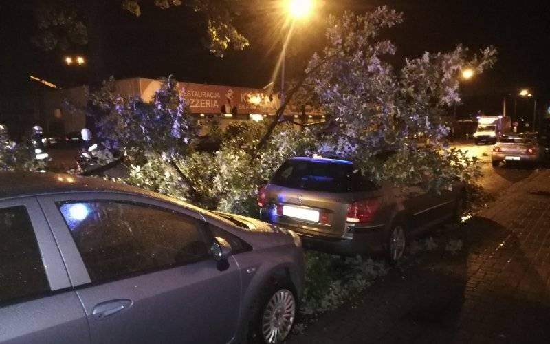 Pracowity poranek strażaków w naszym powiecie. ZDJĘCIA!