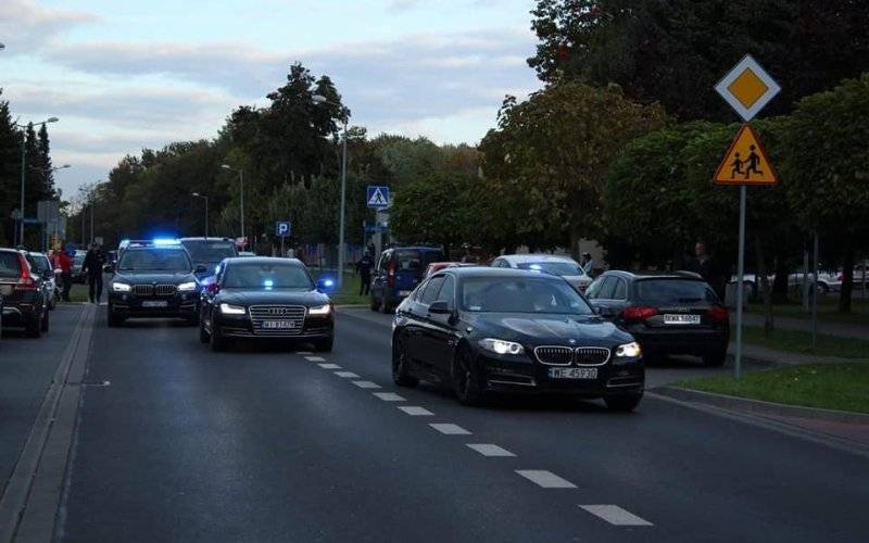 Samochód kolumny rządowej potrącił dziecko na przejściu dla pieszych. ZDJĘCIA!