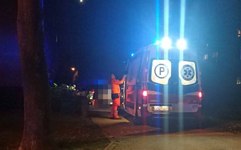 Mężczyzna wypadł z okna na trzecim piętrze. ZDJĘCIA!