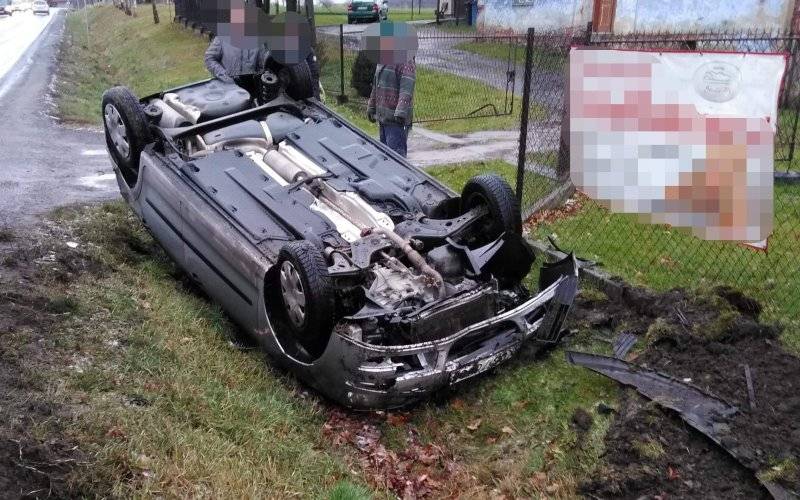 Niebezpieczny poranek na drogach naszego powiatu. ZDJĘCIA!