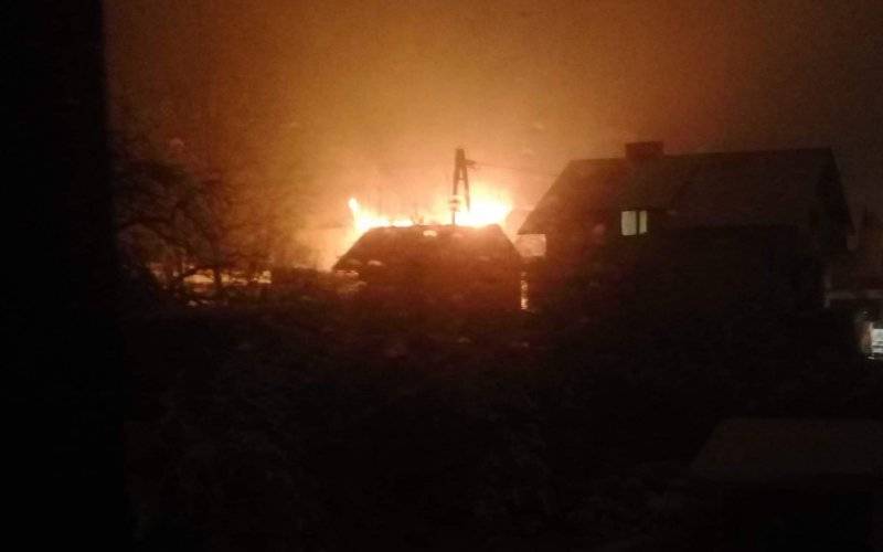 Pożar w Bulowicach. Płoną zabudowania gospodarcze. FOTO!