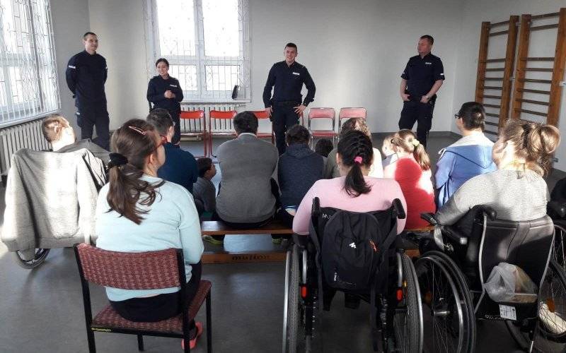 „Bezpieczne Ferie 2019”. Spotkanie z dziećmi i młodzieżą ze Stowarzyszenia „Promyk”