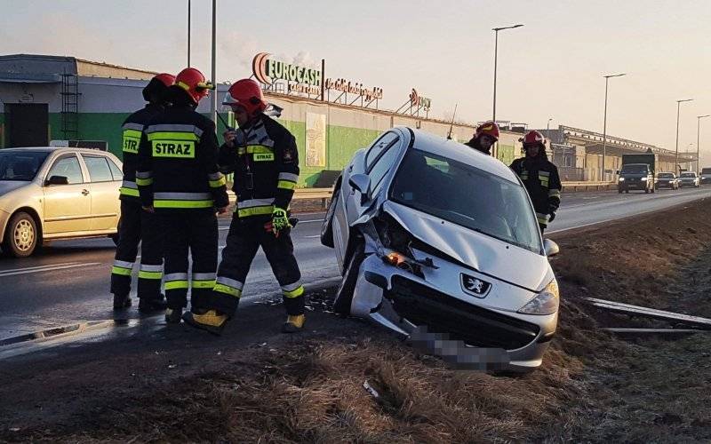 Zderzenie dwóch pojazdów na DK44 – ZDJĘCIA!