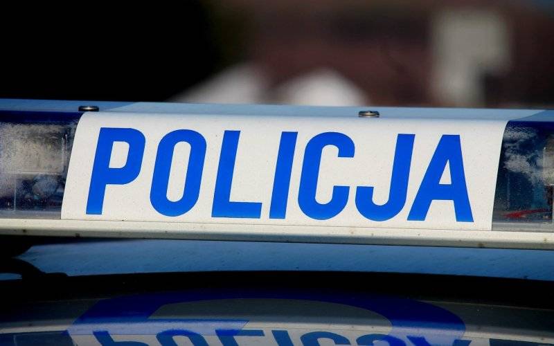 Złość wyładował na samochodzie w trakcie trwania egzaminu na prawo jazdy