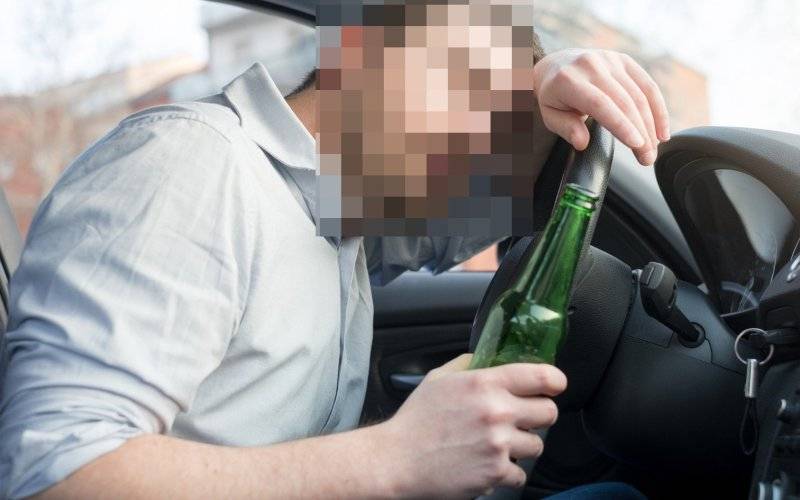 Policjanci dbając o bezpieczeństwo eliminują z dróg powiatu nietrzeźwych kierowców