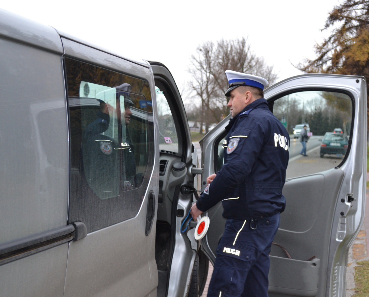 Nowa Wieś. Jechał dostawczakiem z cofniętymi uprawnieniami