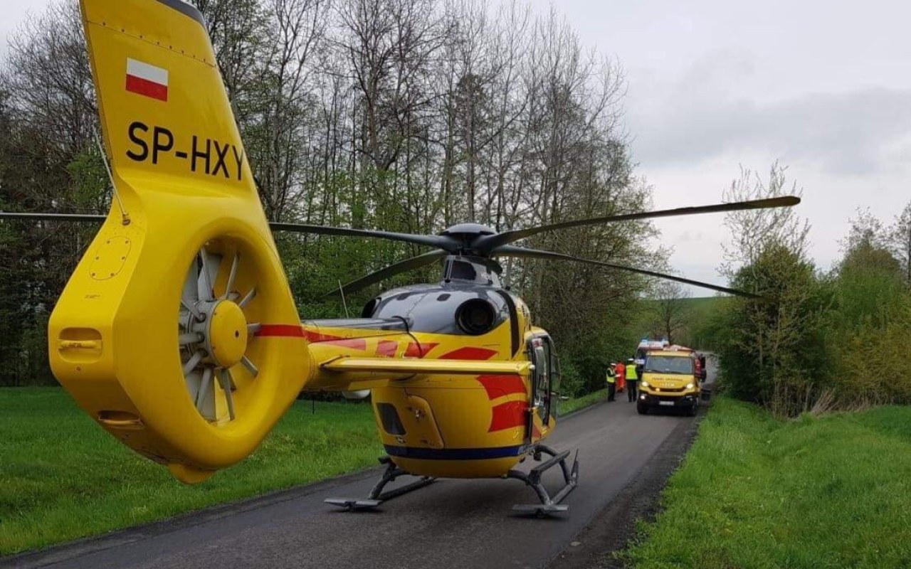 Poważny wypadek w Witkowicach. Na miejscu wylądował śmigłowiec LPR – ZDJĘCIA!