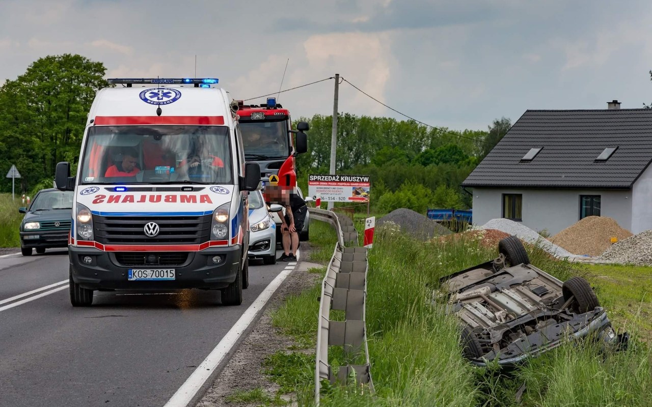 Dachowanie na DK44 we Włosienicy – ZDJĘCIA!