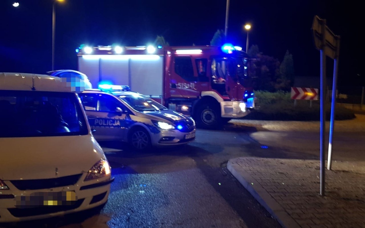 Nietrzeźwy kierowca nie zauważył ronda – ZDJĘCIA!