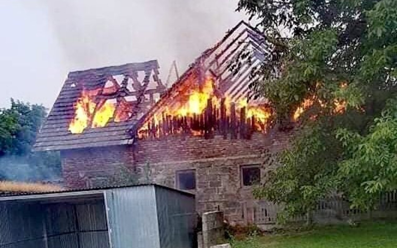 Pożar budynku w Graboszycach – ZDJĘCIA!