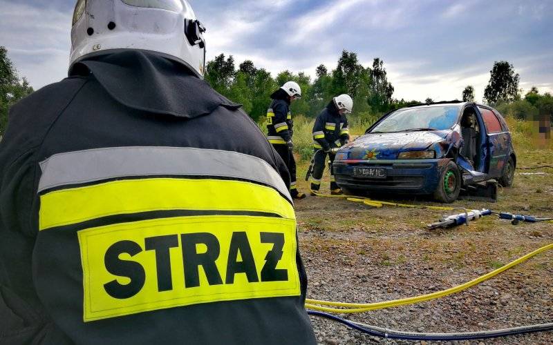 Pokazy ratownictwa technicznego w trakcie pikniku rodzinnego przy OSP Bór – FILM!
