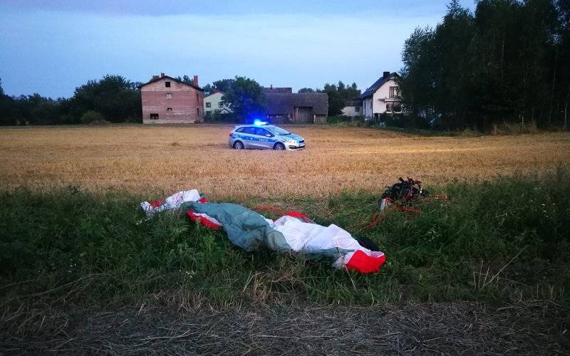 Wypadek paralotniarza w Skidziniu – ZDJĘCIA!