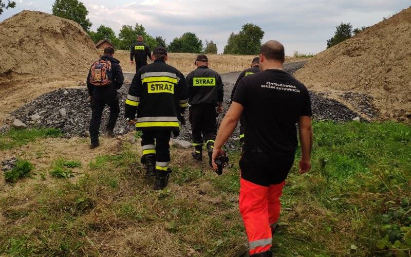 Dzięki szybkiej i sprawnej akcji służb ratunkowych w porę odnaleziono 6-letniego Huberta – ZDJĘCIA!