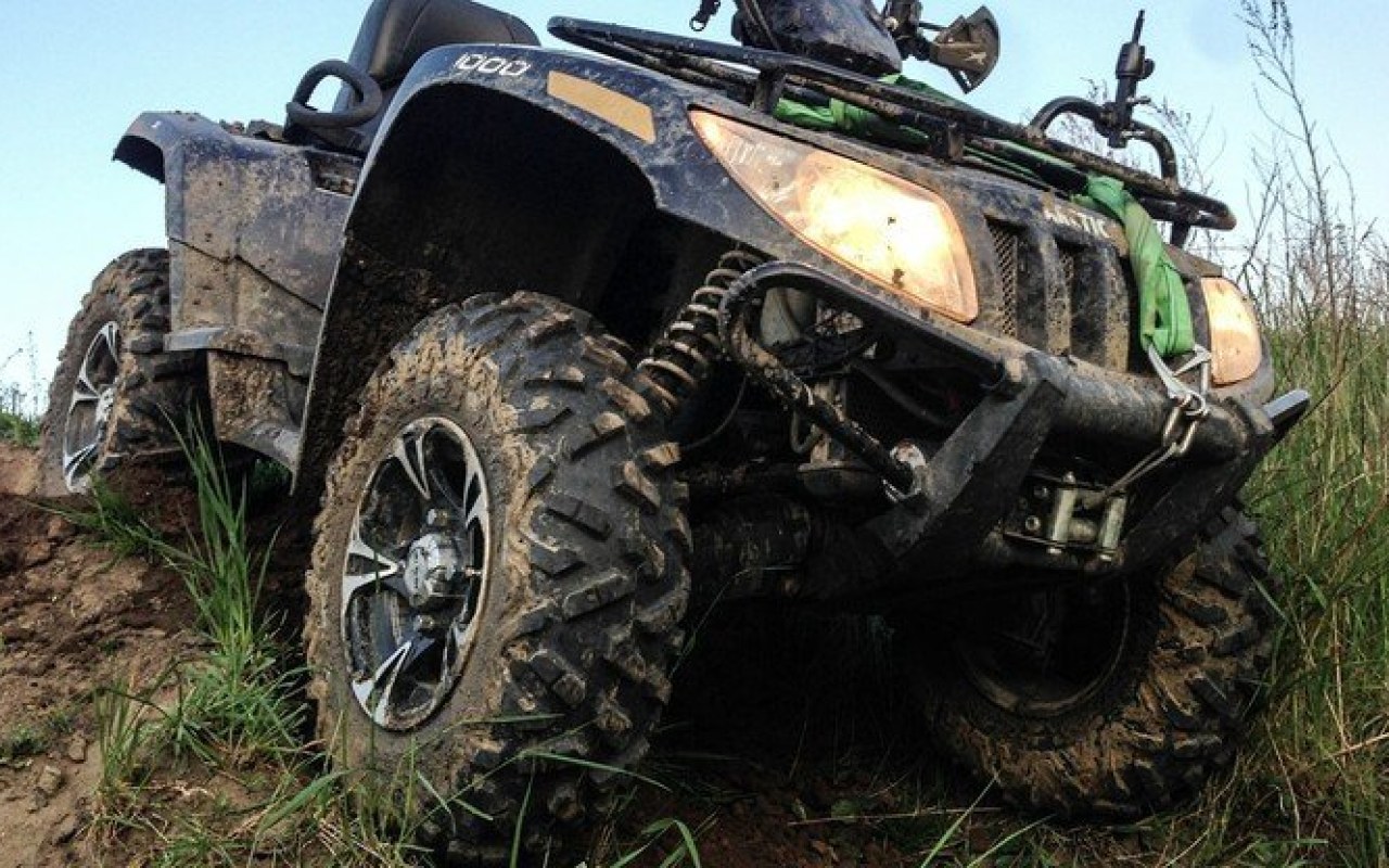 Wypadek na quadzie z alkoholem w tle