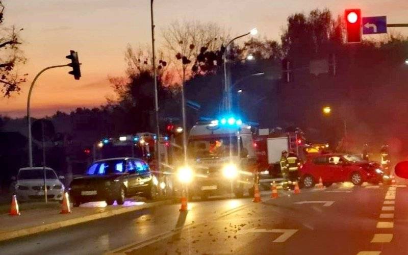 Trzy osoby poszkodowane w porannym zdarzeniu w Oświęcimiu – ZDJĘCIA!