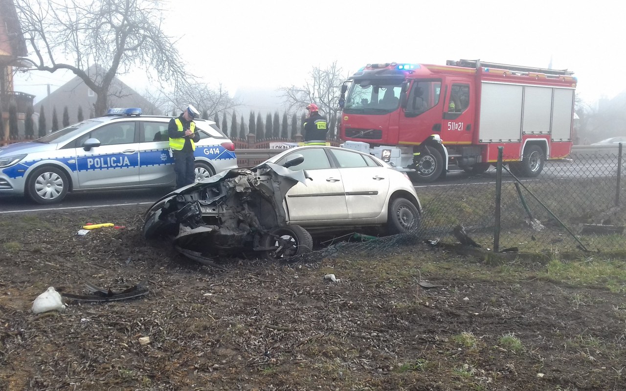 Zdarzenie drogowe w Podolszu. Jedna osoba została poszkodowana. ZDJĘCIA!