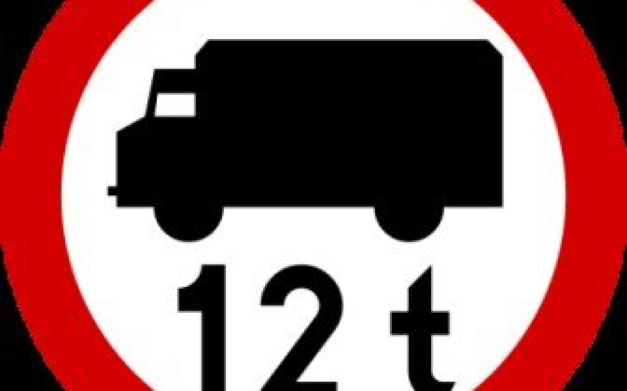 Zakaz poruszania się samochodów powyżej 12 ton w dniu 27.01. w Oświęcimiu i Brzezince