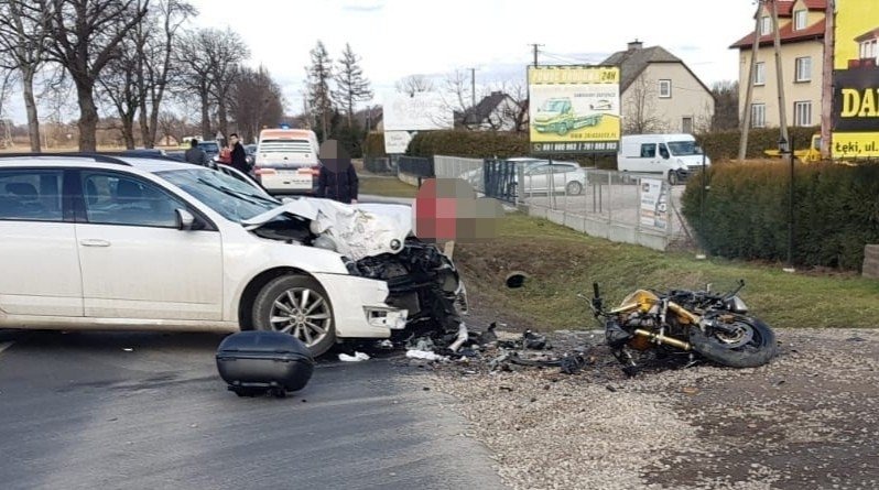Wypadek w Łękach. Trwa reanimacja mężczyzny – ZDJĘCIA!
